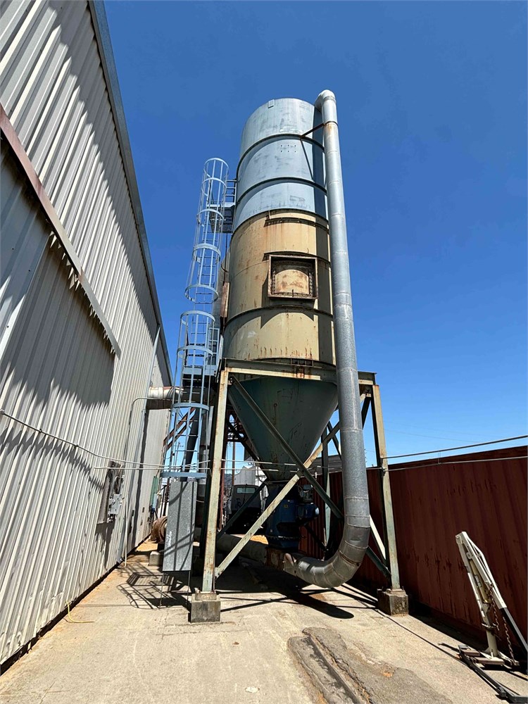 LMC "L-24-FT" Dust Collector and Dump Bin