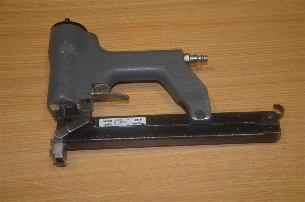 Senco 1/4" crown stapler