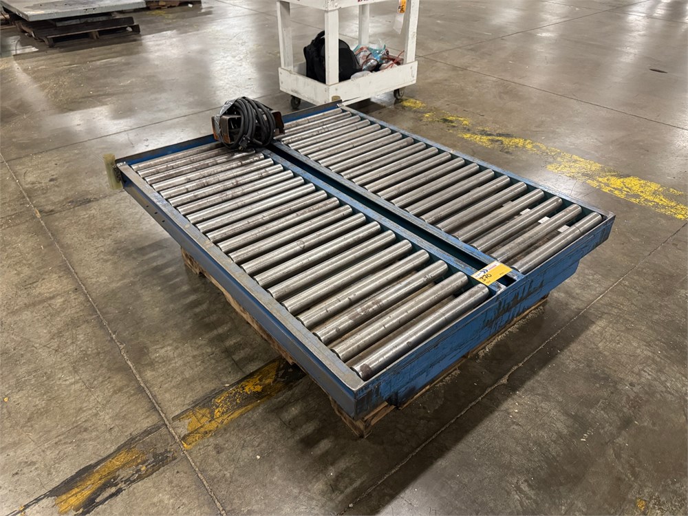 Lift Table with Conveyor