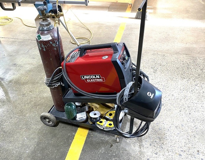 Lincoln Electric "140 Weld-Pak" Mig Welder c/w Cart & Accessories