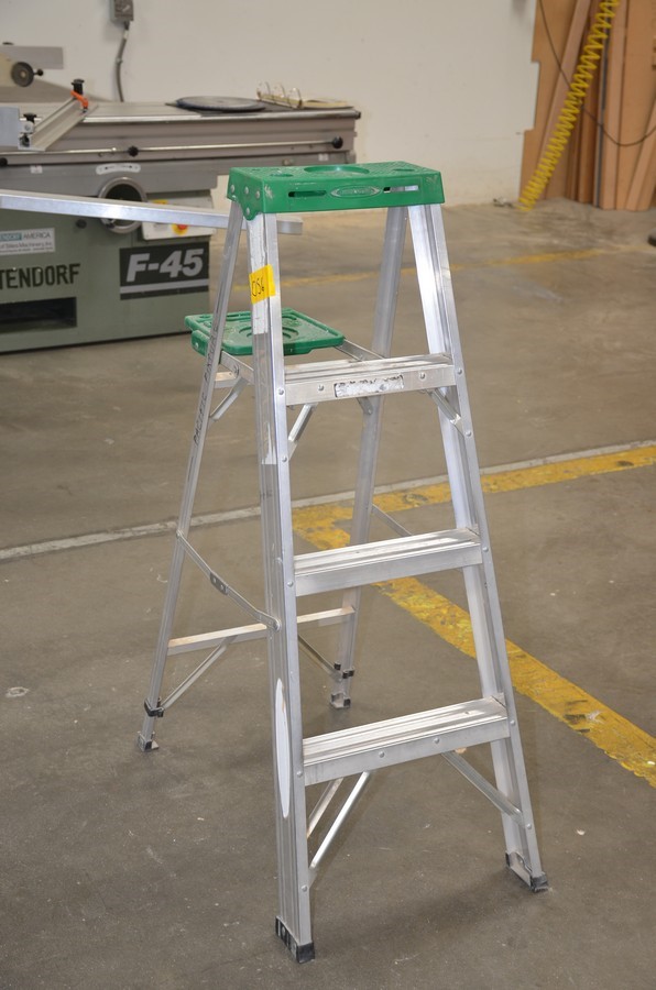 Werner 4' Alluminum Step Ladder