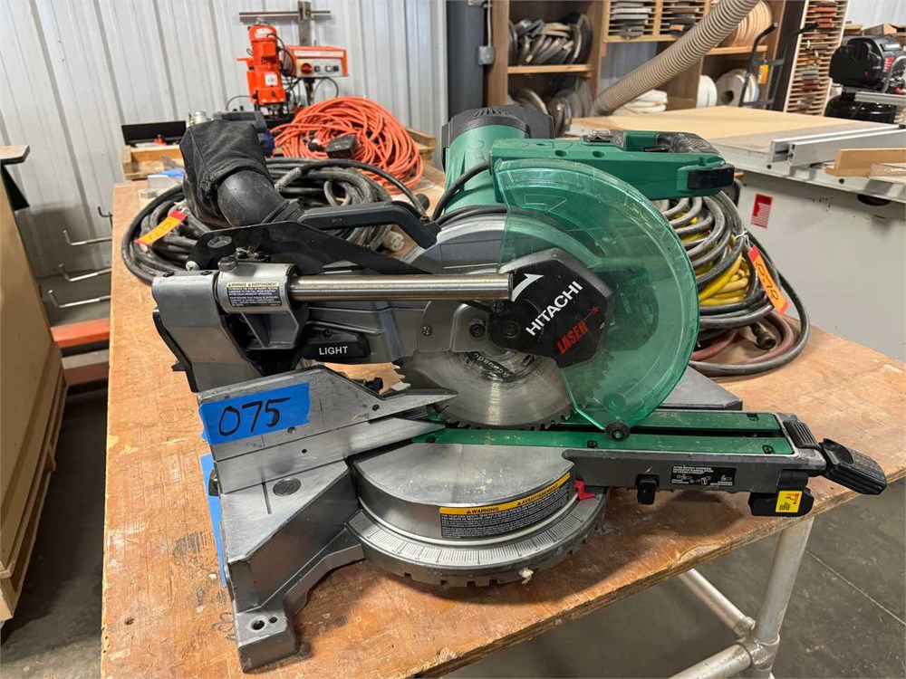 Hitachi "C10FSHC" Sliding Compound Miter Saw