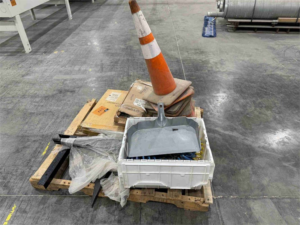 Safety Cones, Air Hoses, & Misc on pallet