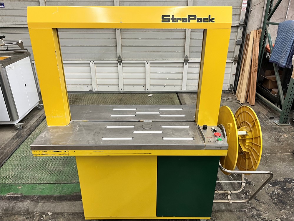 StraPack "RQ-8X" Automatic Vinyl Strapping Machine