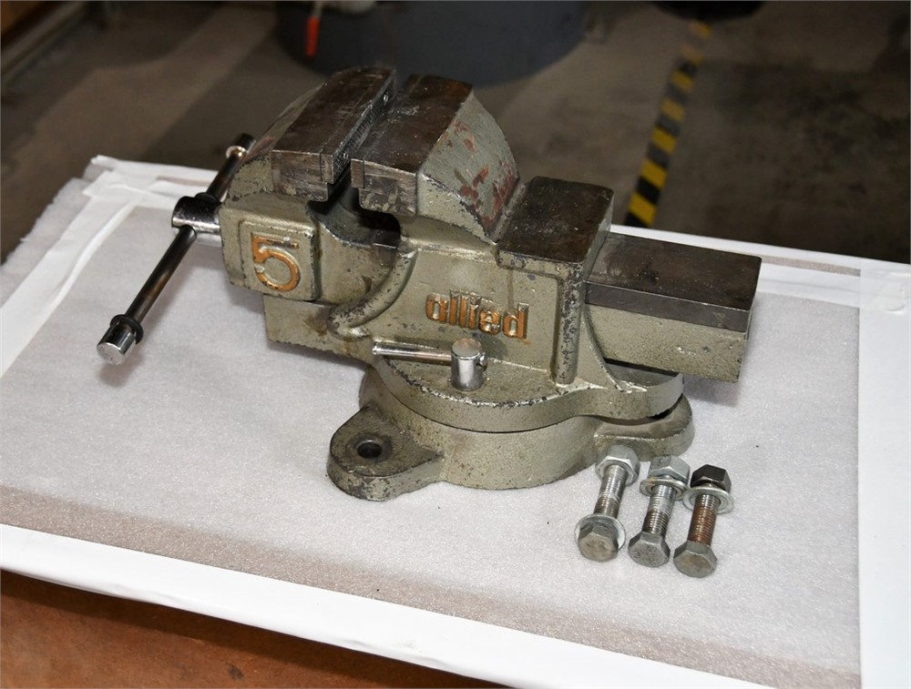 ALLIED "5" BENCH VISE