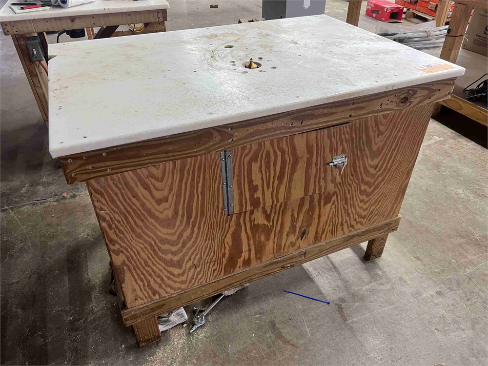 Router Table as pictured