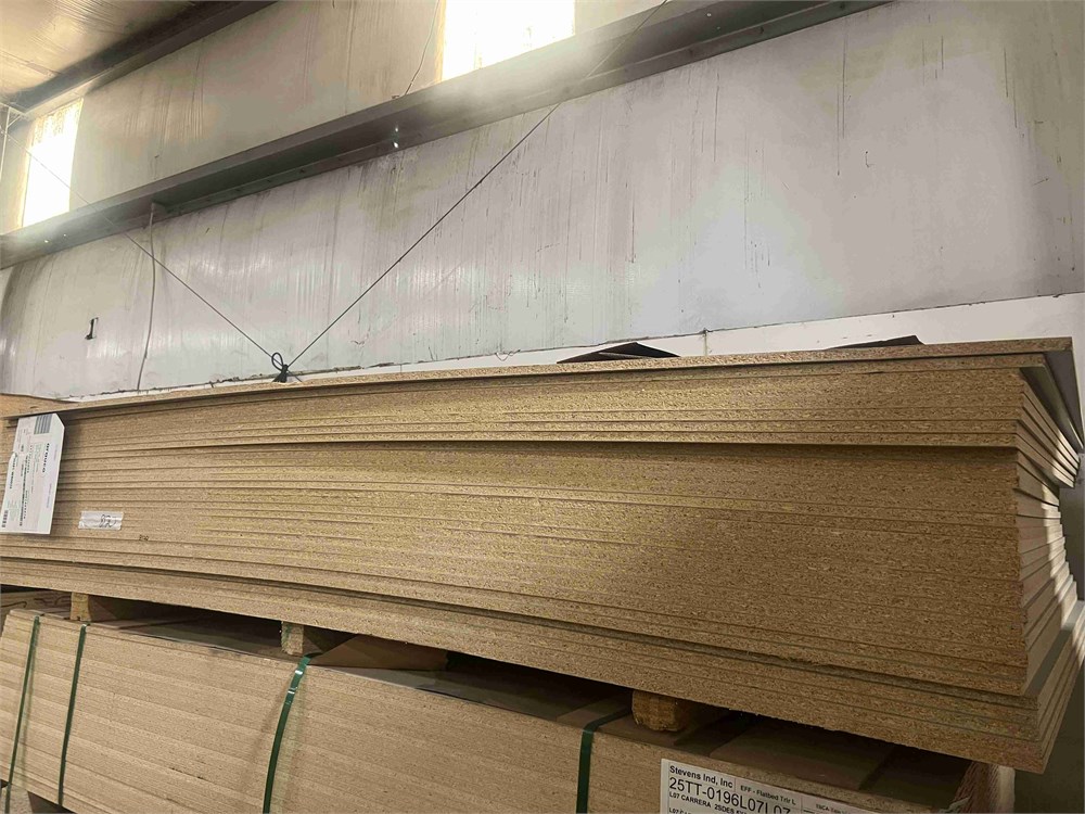 5/8" x 5' x 9' Laminated Particle Board