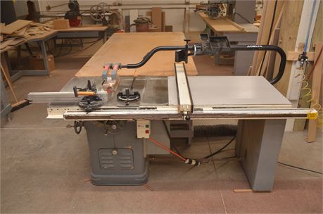 Delta Unisaw 10" table saw