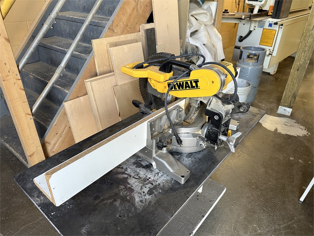 Dewalt "DW716" 12" DB Compound Mitre Saw - Mississauga, ON