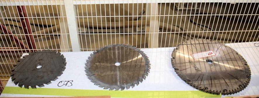 (7) SAW BLADES * 5 OF THEM ARE 11/4" " BORE  x 14" DIAMETER