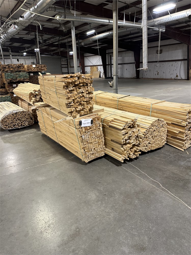 Ripped cottonwood lumber