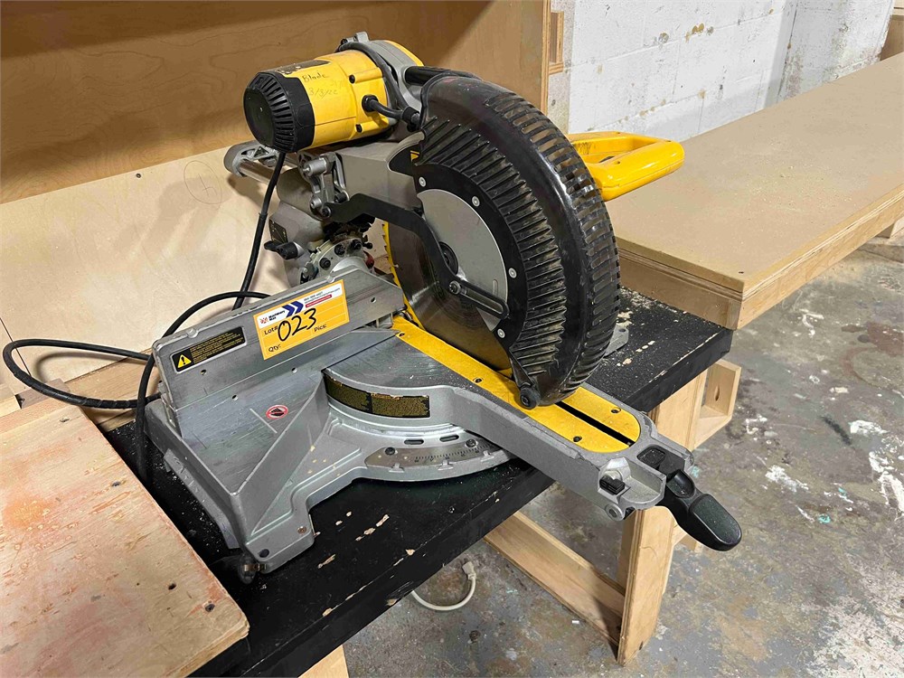 DeWalt Sliding Miter Saw