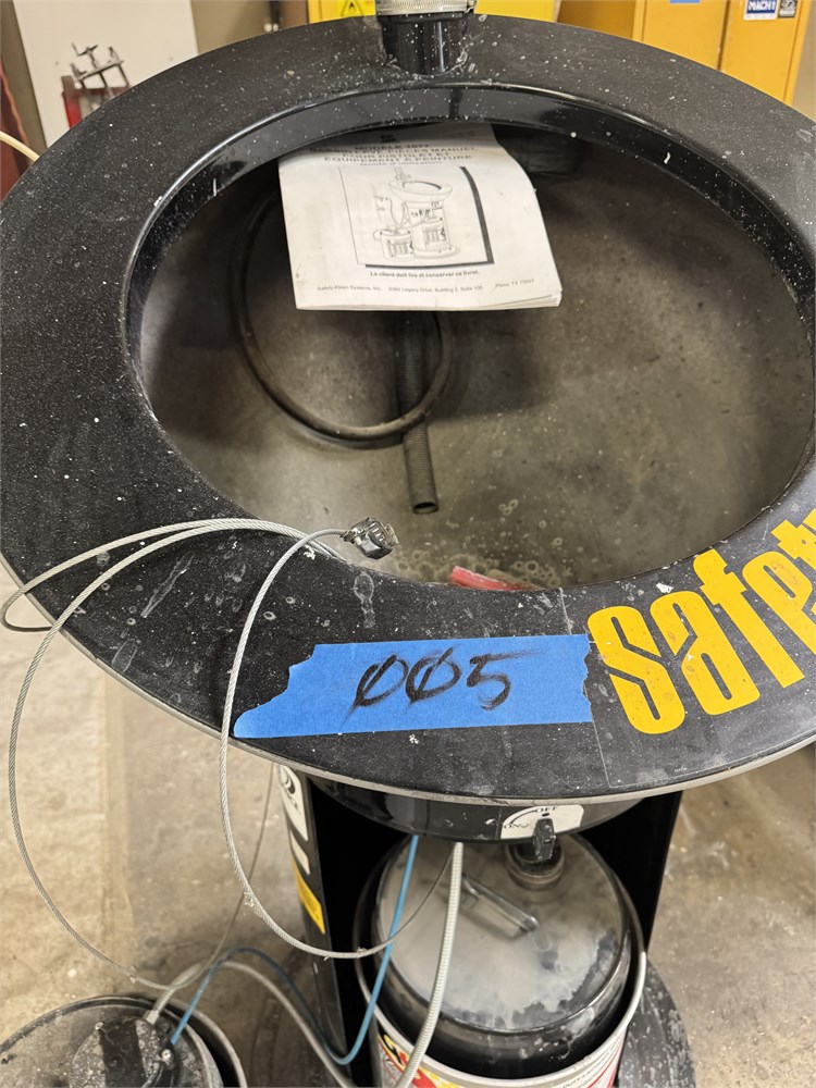 SAFTY-KLEEN "MODEL 1077" PAINT SPRAY GUN AND EQUIPMENT PARTS WASHER