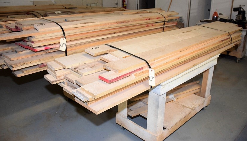 (2) LIFTS OF WOOD UP TO 10' LONG * VARIOUS SPECIES AND DIMENSIONS