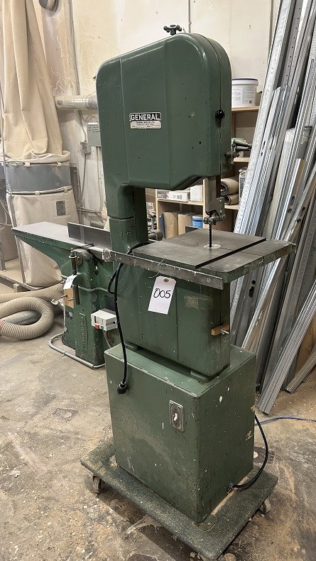 General "490" Bandsaw - Toronto, ON