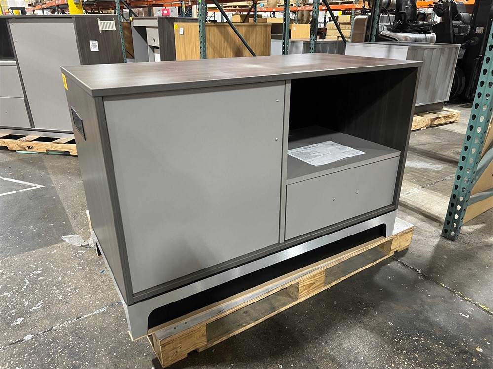 PIN Hospitality Unit - 47" x 24" x 31"