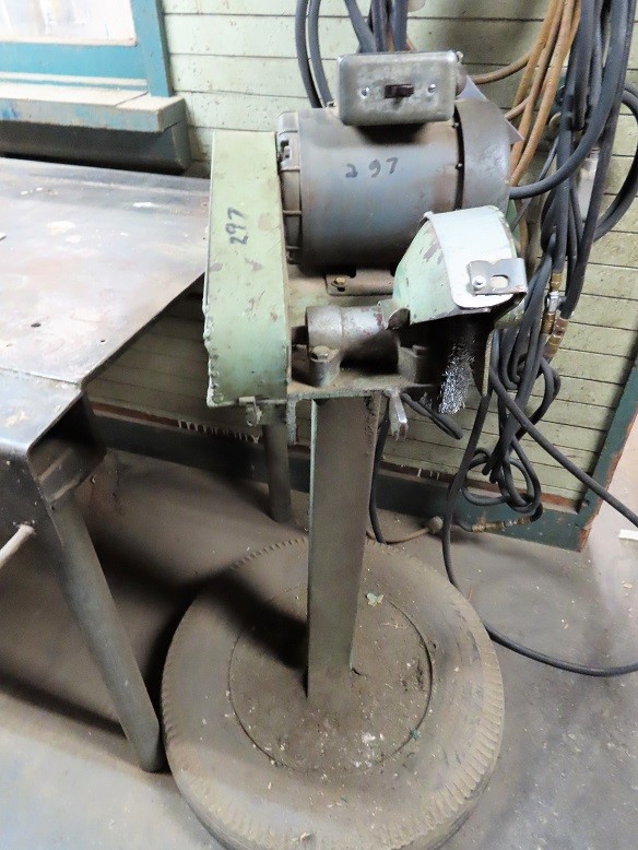 LOT# 073  GRINDER WITH WIRE BRUSH HEAD ATTACHED