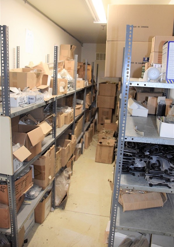 ALL CONTENTS IN ROOM & SHELVING * HINGES, HANDLES ETC * APPROX RETAIL VALUE 10K
