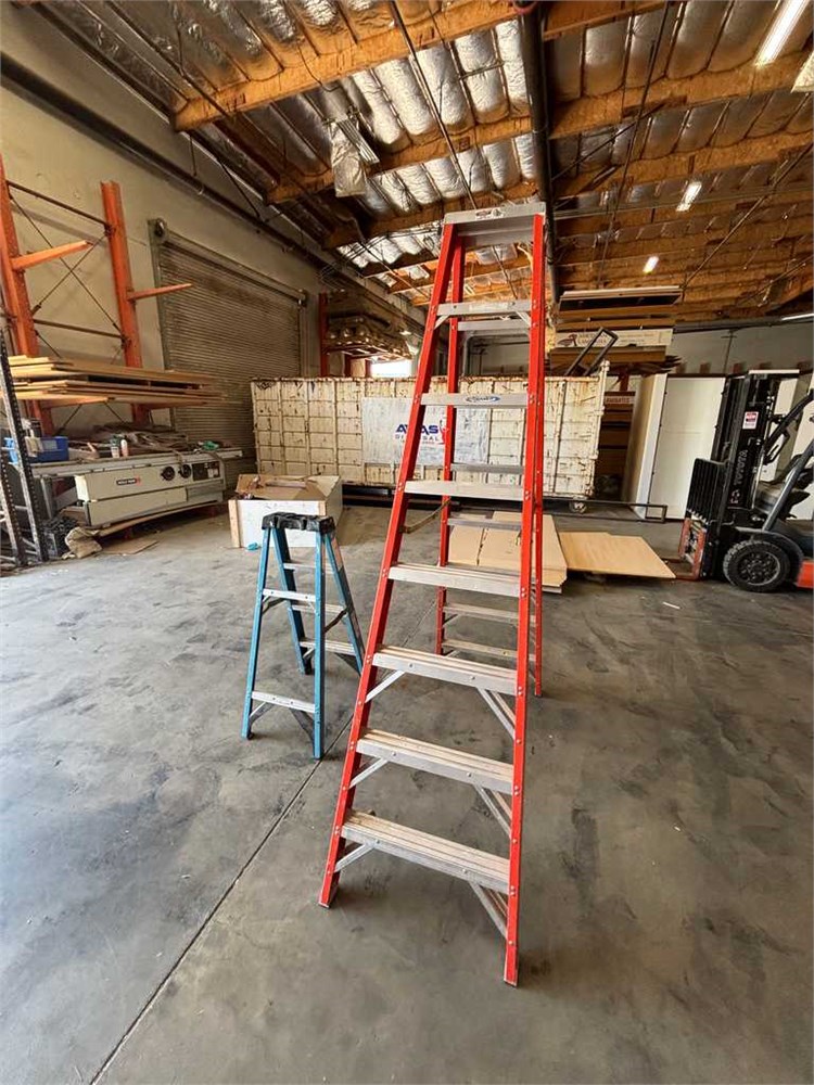 (2) Ladders