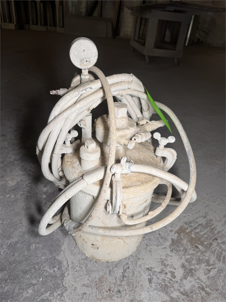 Spray Pot with Gun