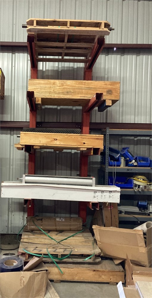 Cantilever material rack