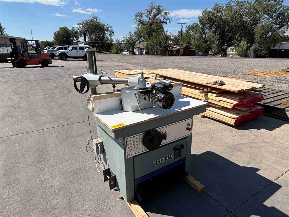 Invicta "TI-14 EF" Shaper and Maggi Power Feeder