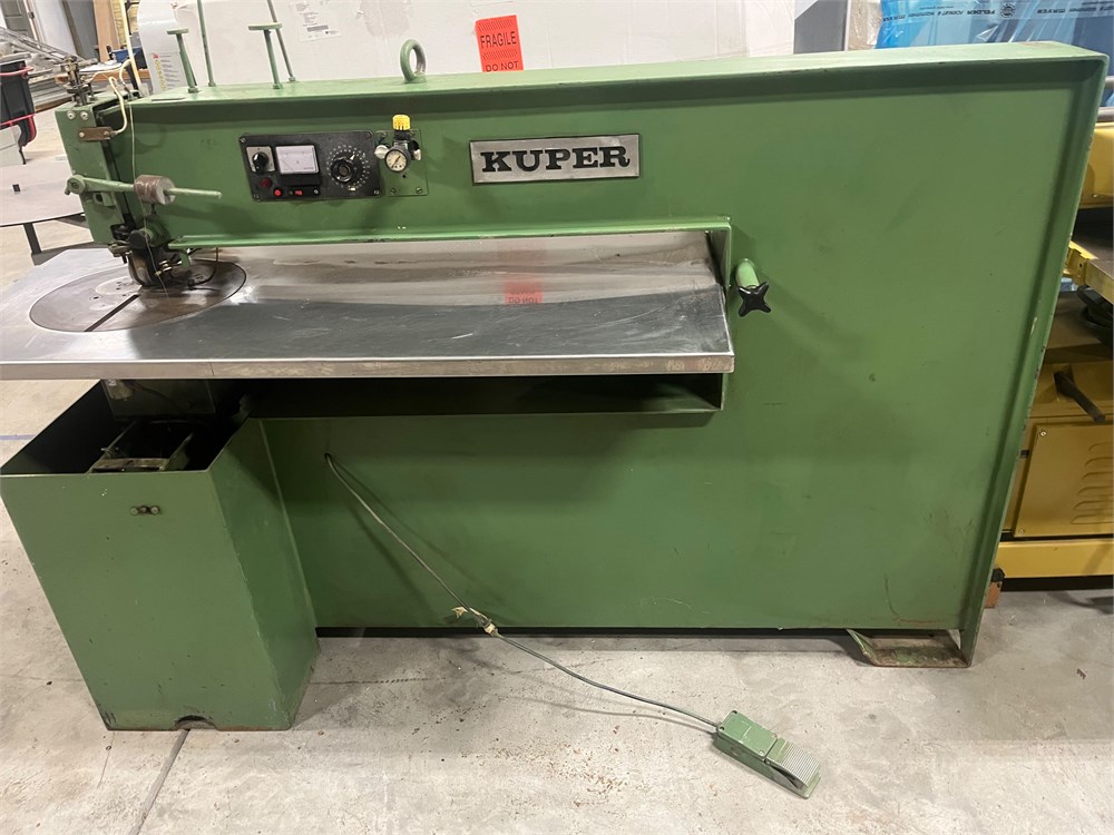 Kuper Veneer Sticher