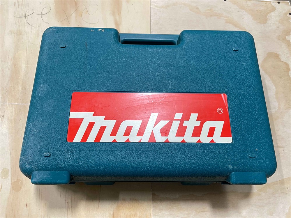 Makita "DA391D" 90° Drill & Case