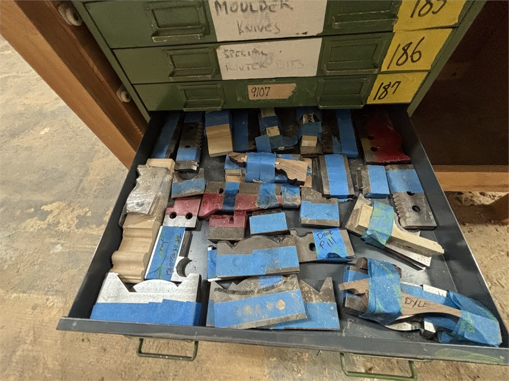 William + Hussey Knives