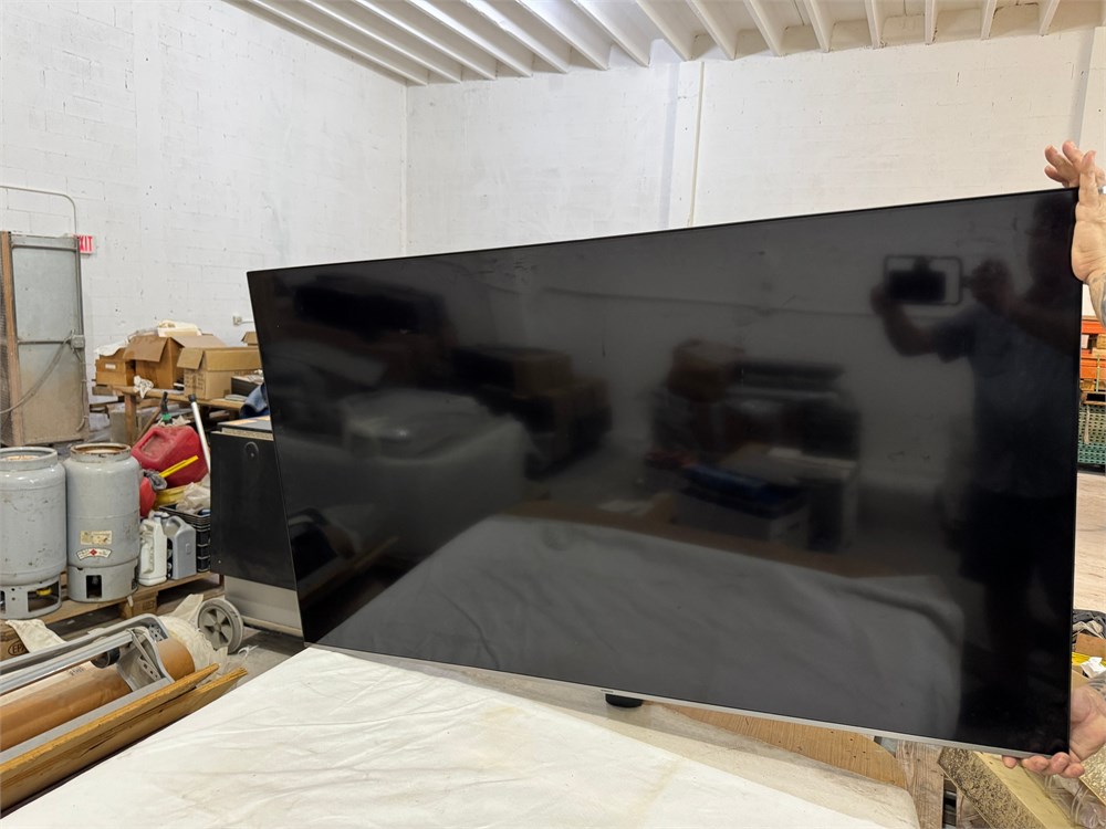 Samsung 65-Inch 4K UHD Smart TV