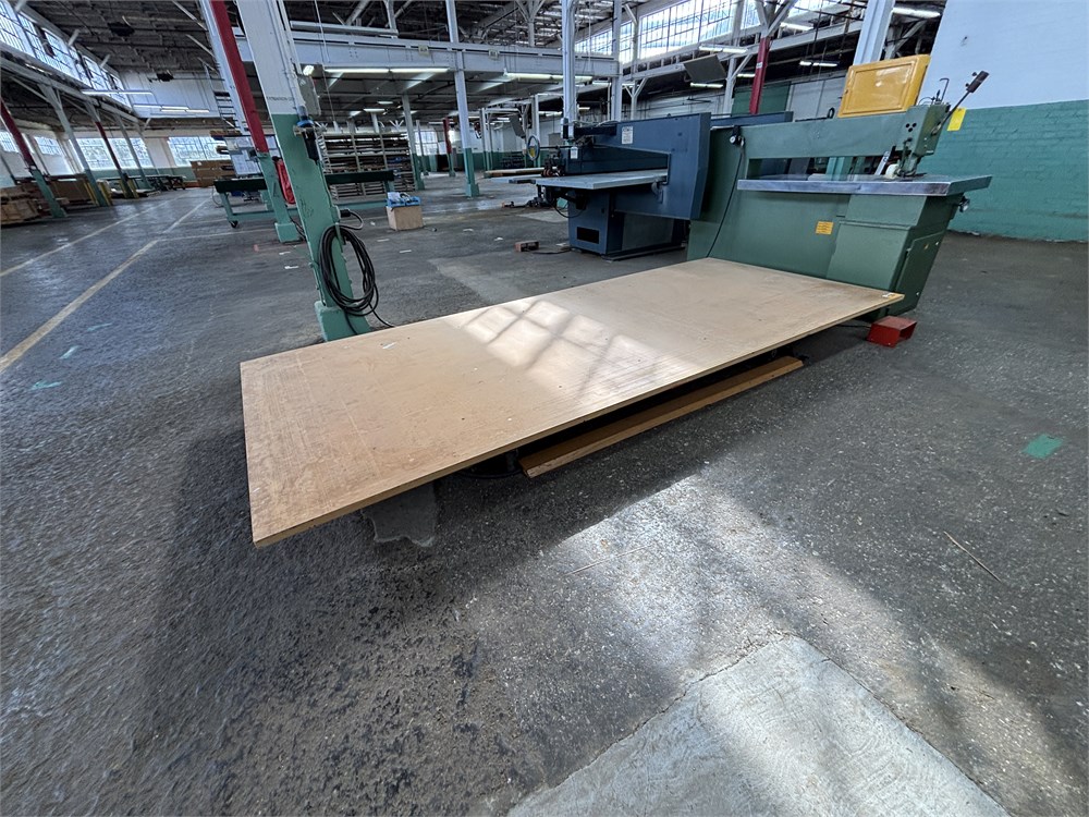 American "M-1202-3BA" Scissor Lift