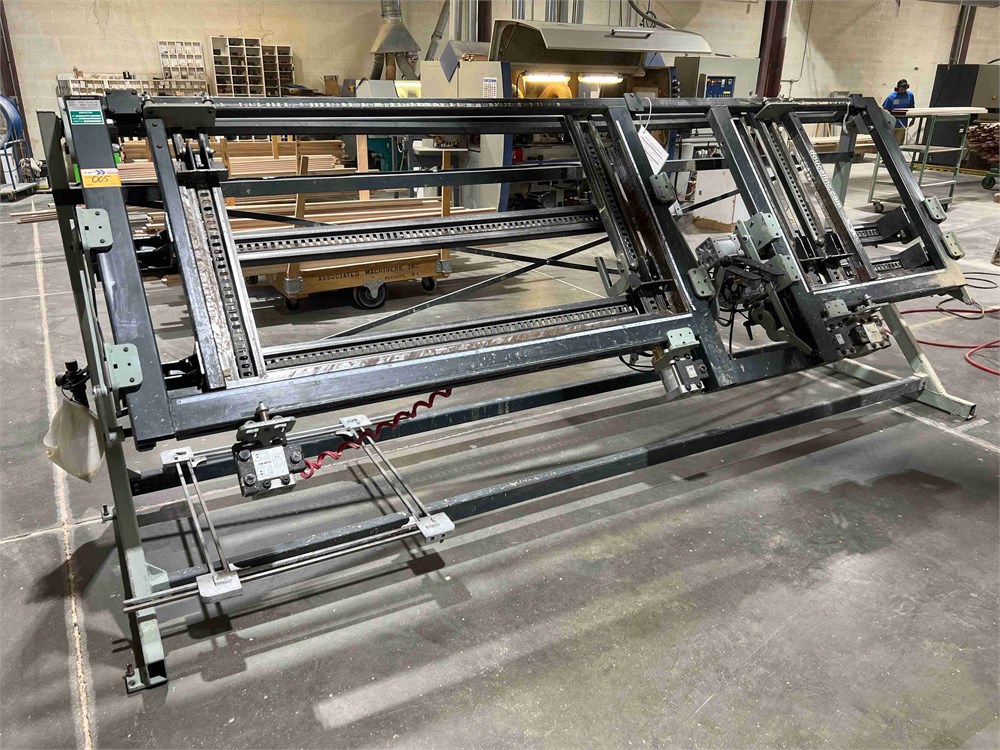 Doucet "MSP-SDM2-M" Double Door Clamp