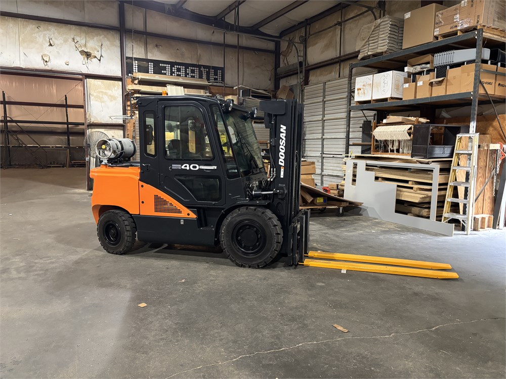 Doosan "G40S-7" Forklift