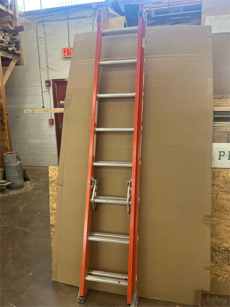 Fiberglass Extension Ladder