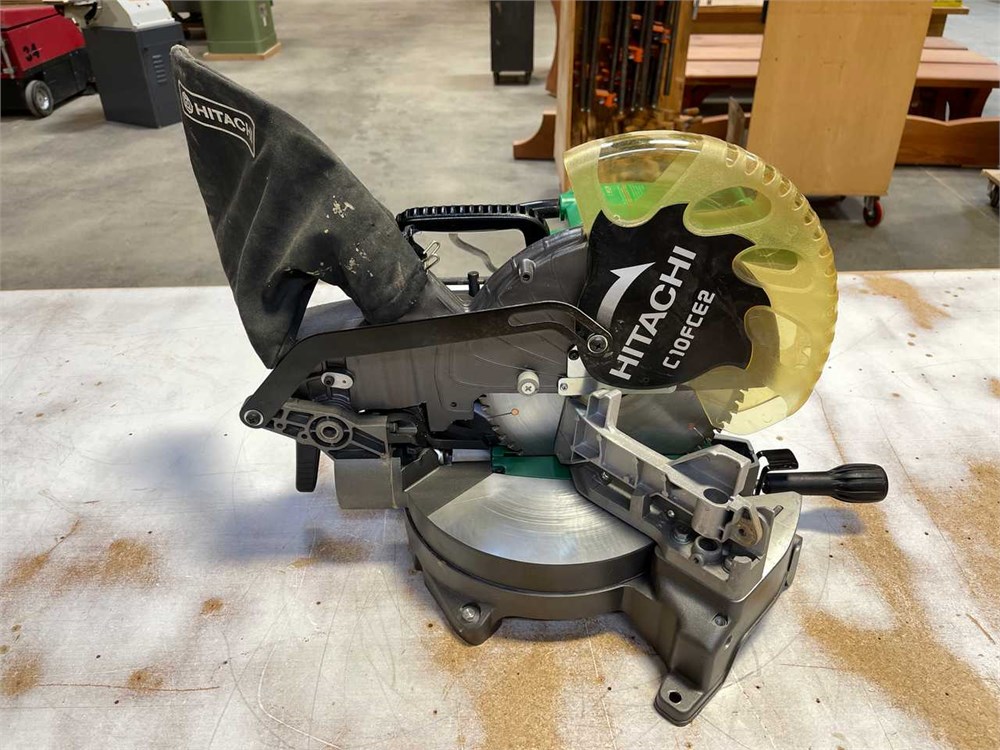 Hitachi "C10FCE2" Miter Saw