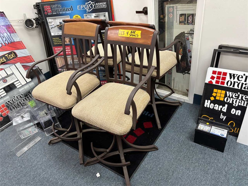Set of 4 Swivel Bar Stools with Cushioned Seats