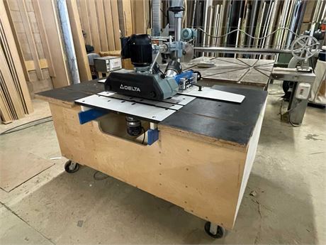 Lot - Router Table with Porter Cable Routers and Delta Powerfeeder ...