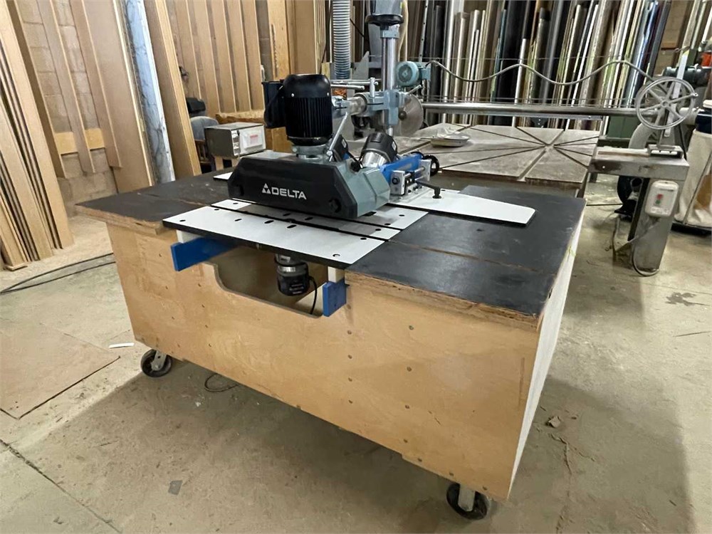 Router Table with Porter Cable Routers and Delta Powerfeeder