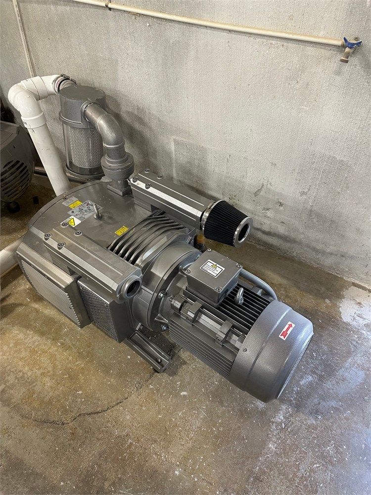 CNC Factory "V300" Rotary Vane Vacuum Pump