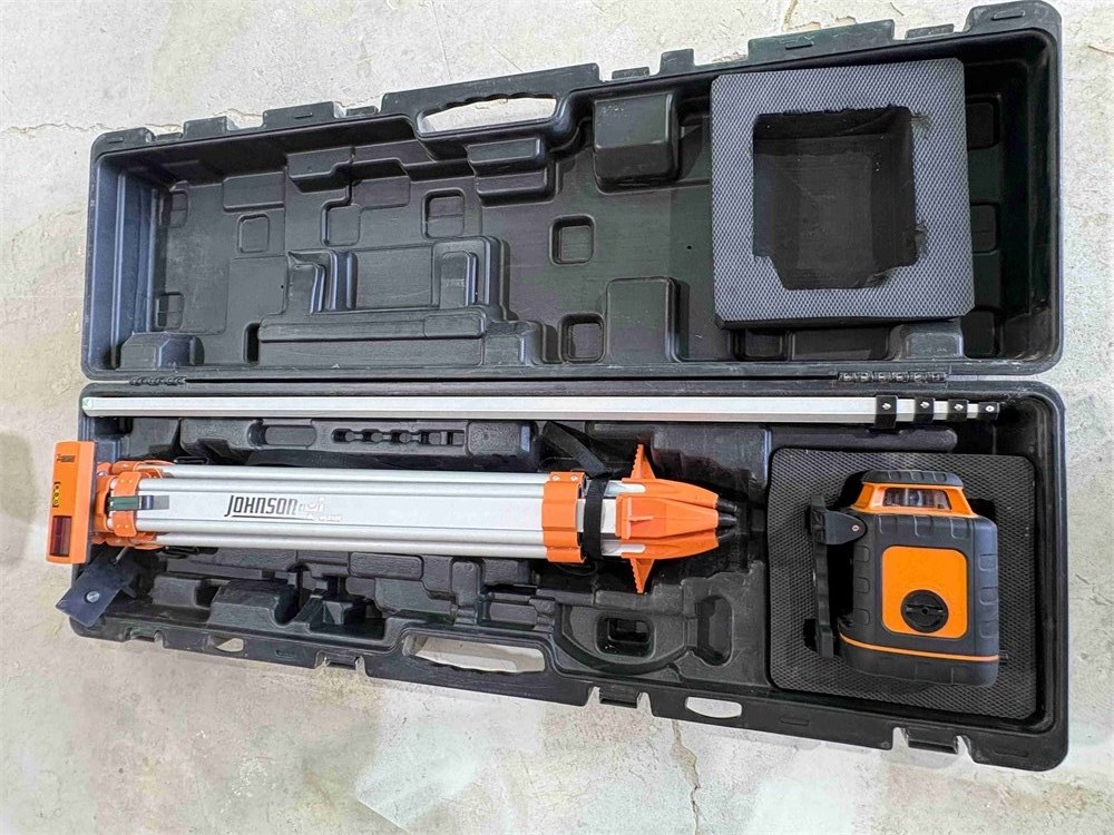 Johnson "40-6539" Laser Level & Tri Pod