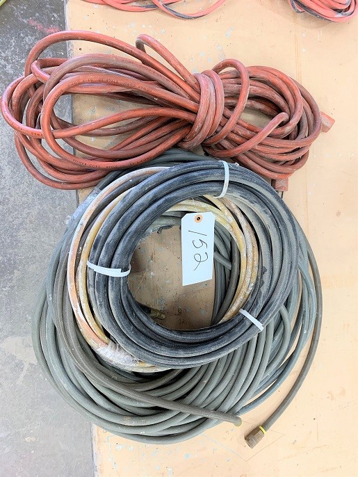 LOT# 152  ELECTRICAL EXTENSION CORDS & AIR HOSES