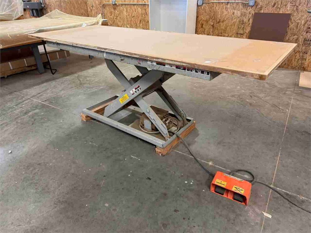 American Lifts "T36-044" Lift Table