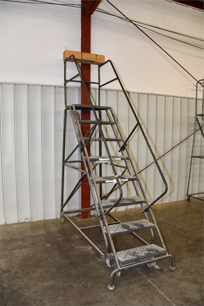 Tri Arc Saftey Ladder