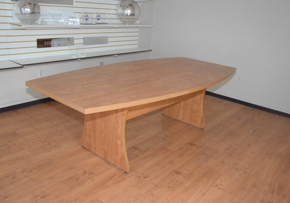 LOT# 073  BOARD ROOM TABLE IN NICE CONDITION