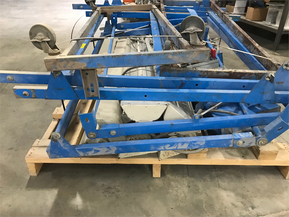 Rolling heating cart