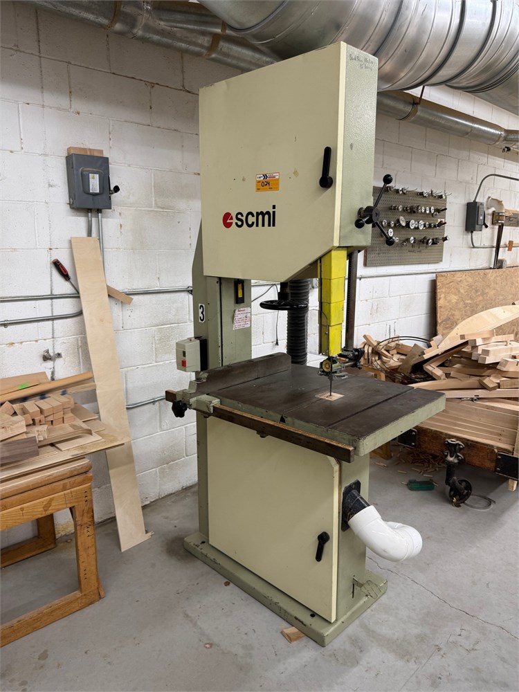 SCM "SC 600" Band Saw - 24"