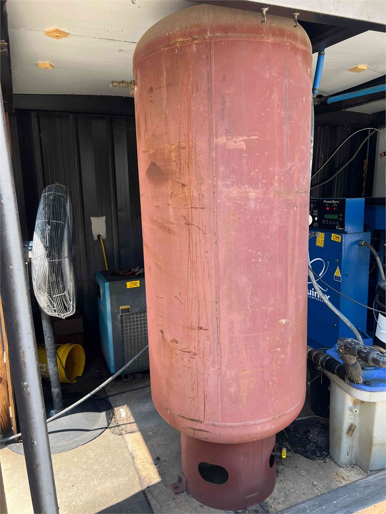 Air storage tank