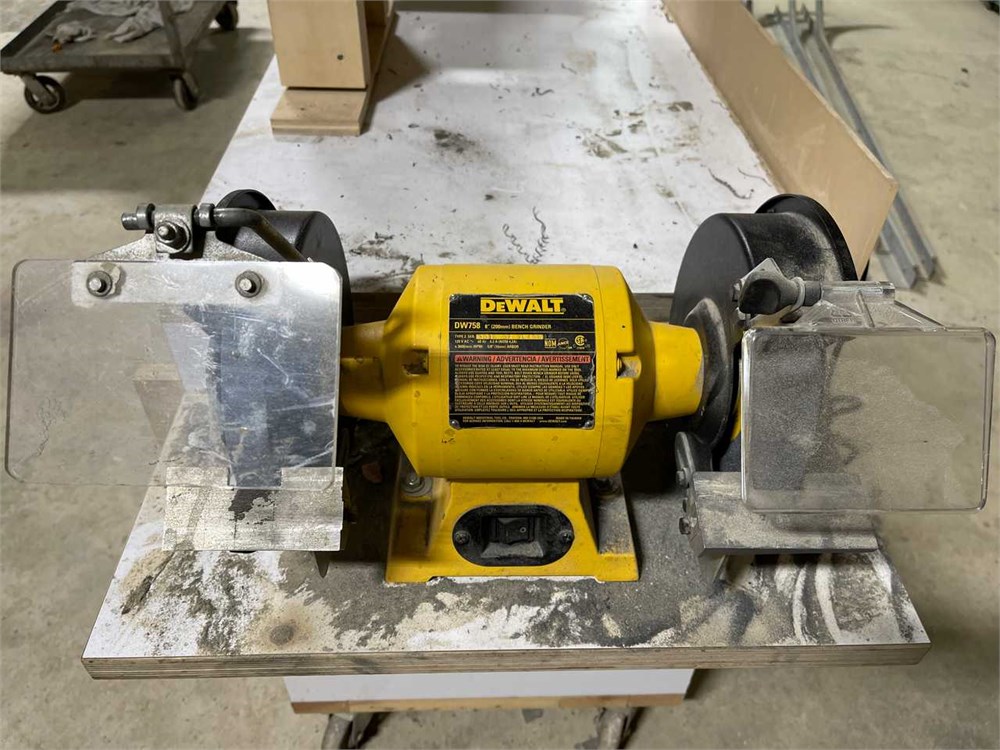 DeWalt "DW758" Bench Grinder