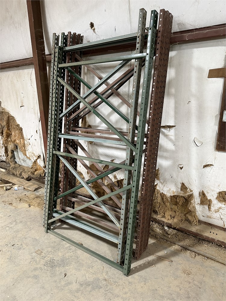 Pallet Rack + Wire Deck