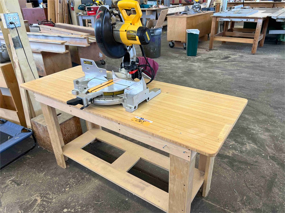DeWalt "DW713" Compound Miter Saw